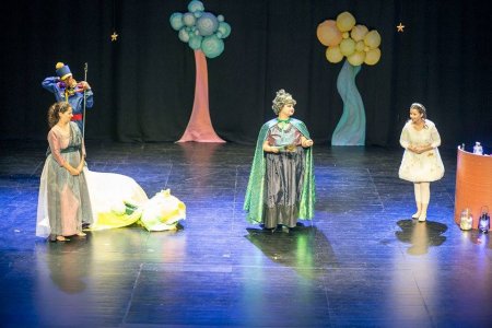 Um conto de pernas para o ar - Teatro